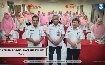 PELATIHAN PENYUSUNAN KURIKULUM PAUD