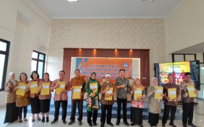 PENYERAHAN SK PURNA TUGAS BULAN OKTOBER TAHUN 2025